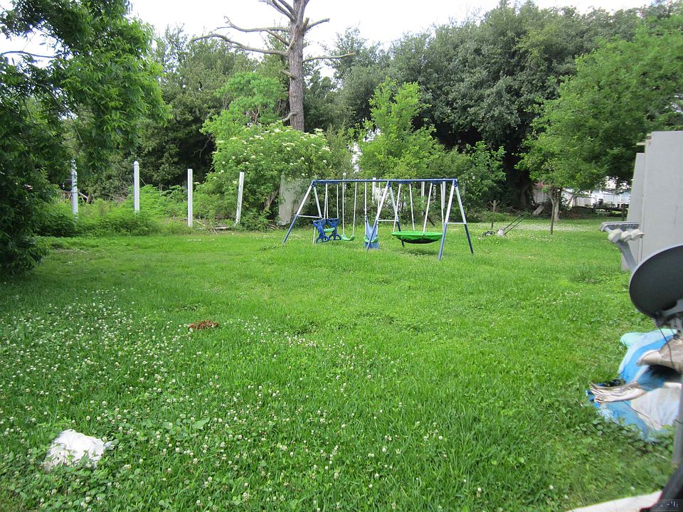 2nd image of 109 W 191st St