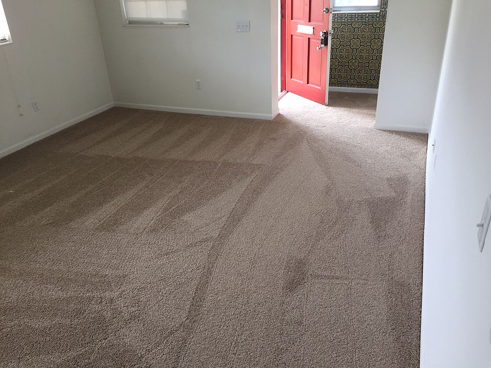 1st image of 408 Emerald Dr S