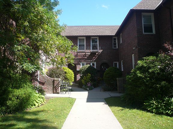 2nd image of 19 Burbank Ave #2
