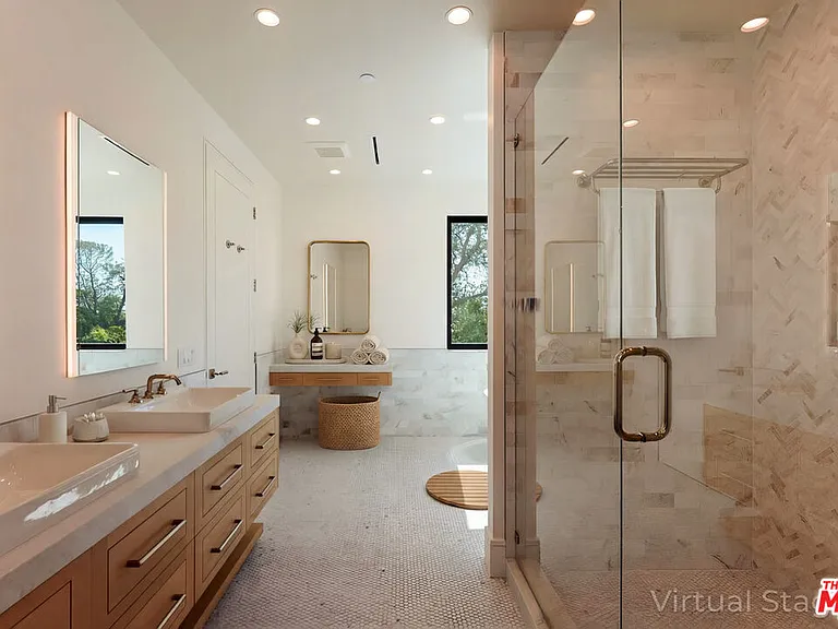 382 Aderno Way — Photo 38