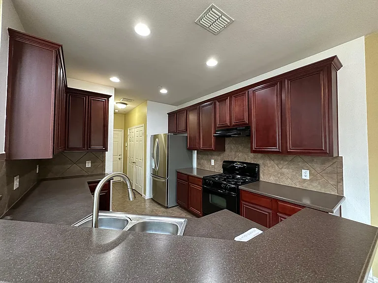 8730 Manhattan Ave #8730 — Photo 56