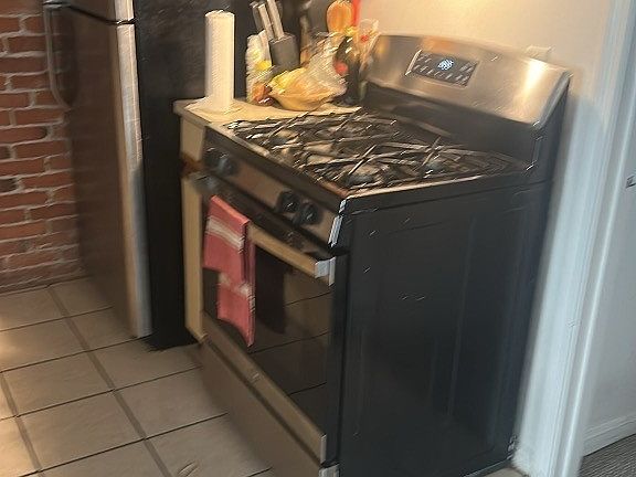 4th image of 68 Murdock St #1