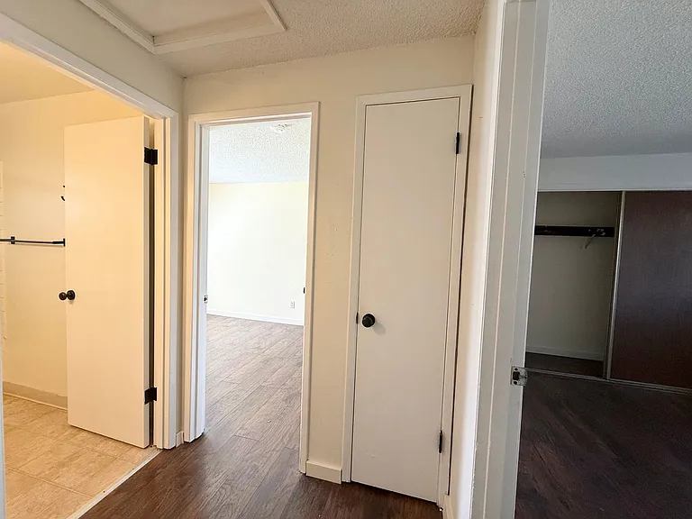 5925 SW Main Ave #1-6 — Photo 10