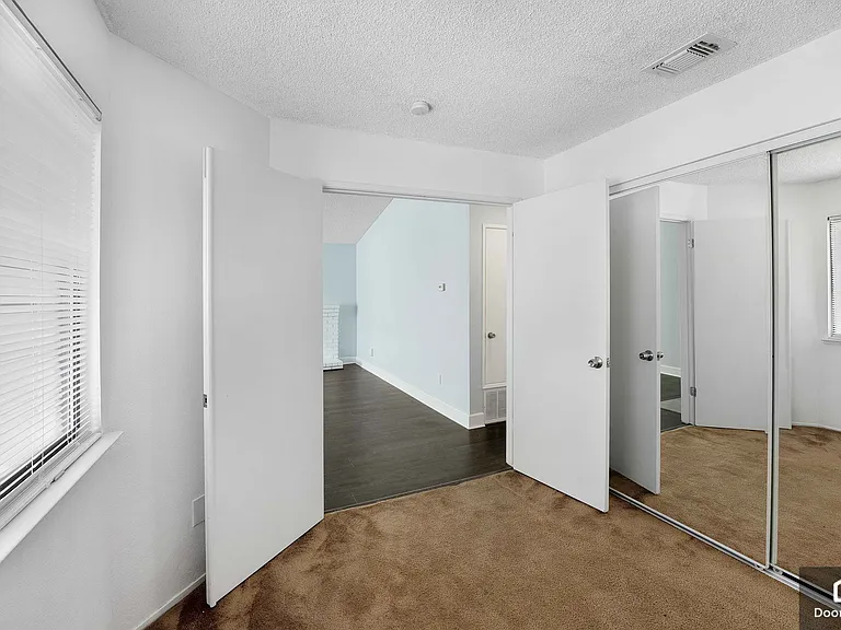 1504 Chelsea — Photo 11