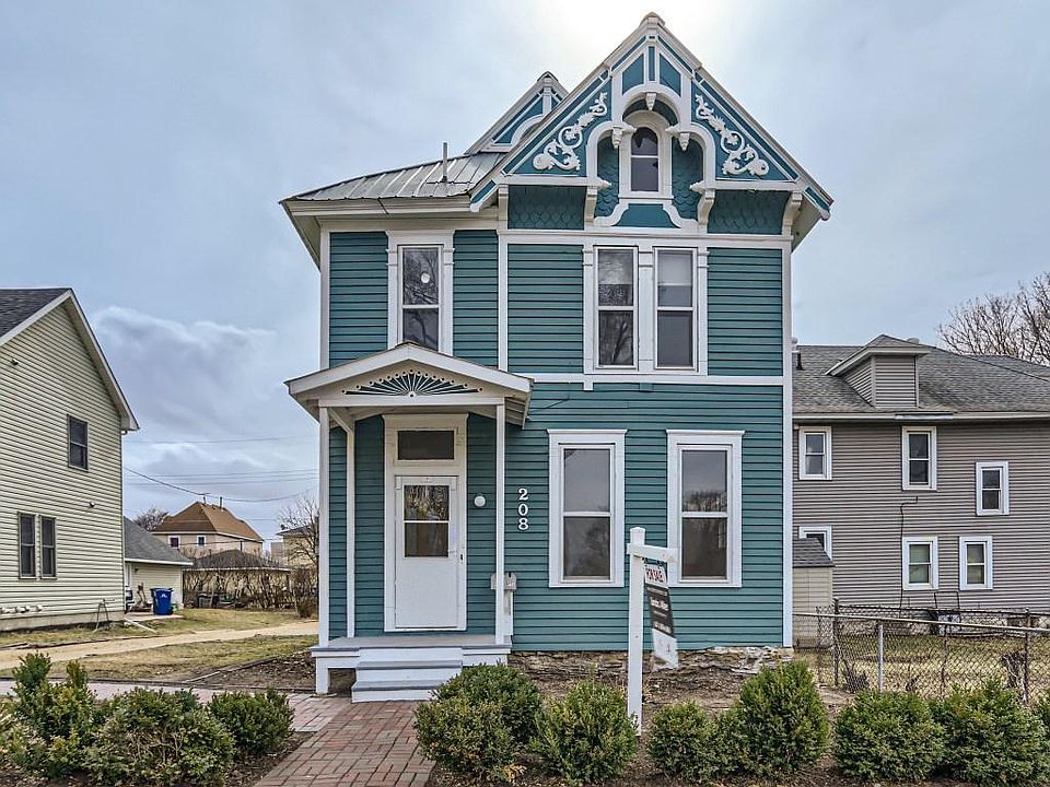 1st image of 208 Charles Ave