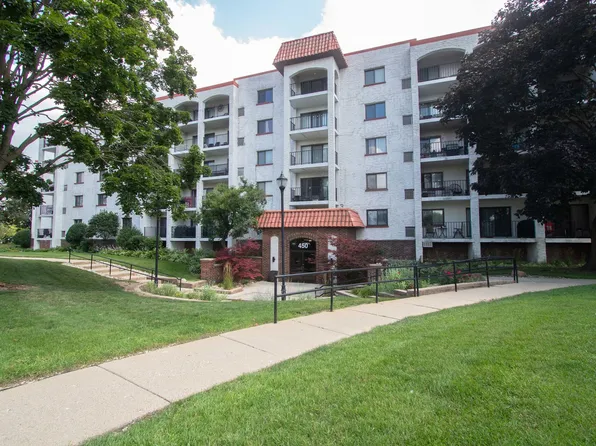 450 Plum Creek Dr APT 512, Wheeling, IL 60090