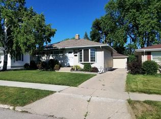 5717 42nd Ave, Kenosha, WI 53144