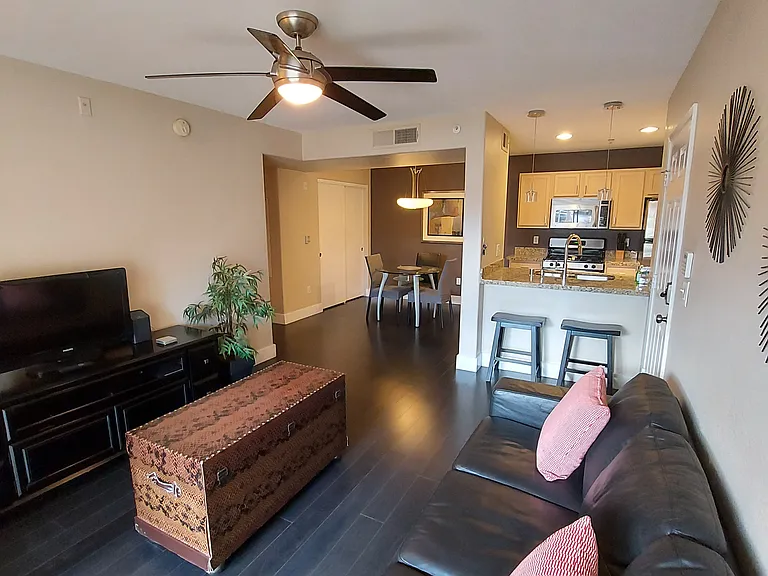 950 Seven Hills Dr — Photo 12