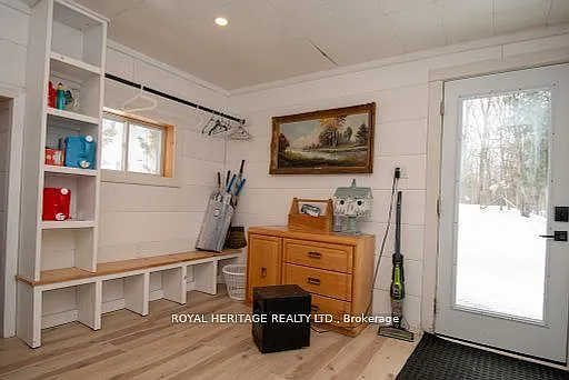 1074 Lakehurst Rd — Photo 23