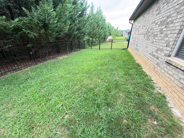 5226 Sustar Dr — Photo 17