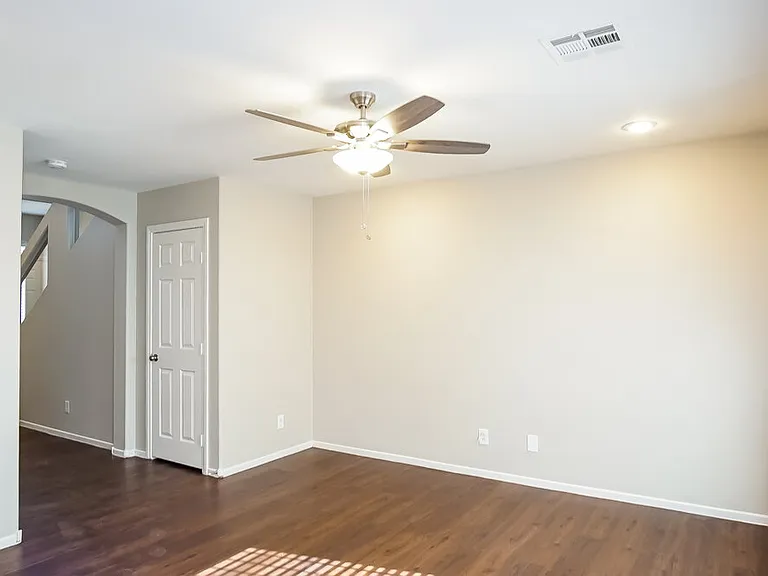 9213 Millikan Ave — Photo 4