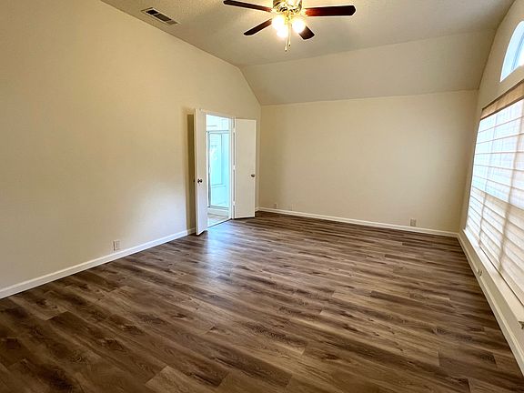3rd image of 109 Bardwell Dr