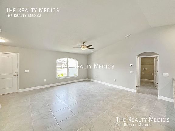 4th image of 1572 Elmhurst Cir SE