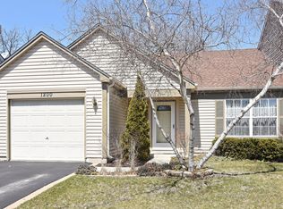 1200 Keswick Dr, Mundelein, IL