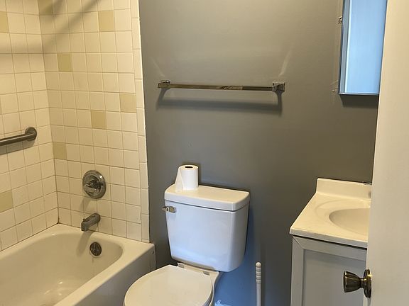 5th image of 101 N McReynolds Ct #6D