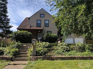 1102 A Ave E, Oskaloosa, IA 52577