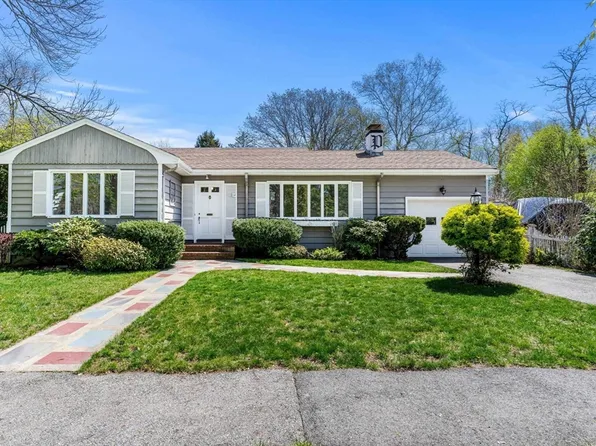 14 Woodbury St, Beverly, MA 01915