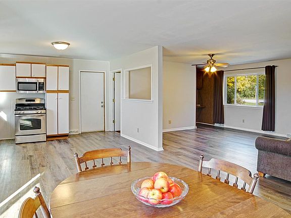 2nd image of 1144 Lake St