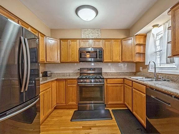 4th image of 6146 S Dorchester Ave