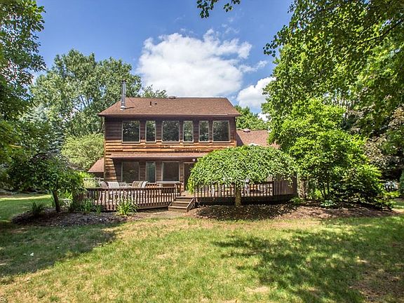 2nd image of 1892 Basswood Dr