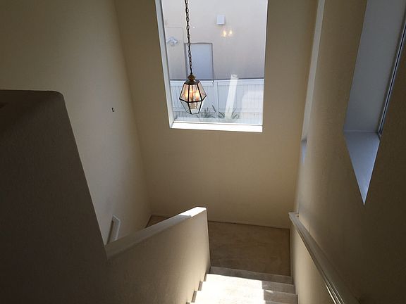 3rd image of 13535 Evergreen St