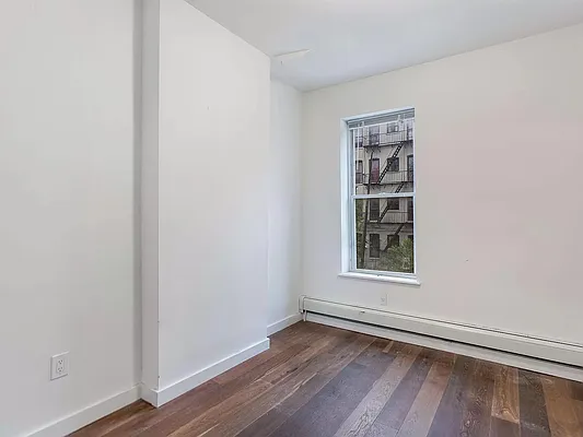 Rented by EXR | media 12