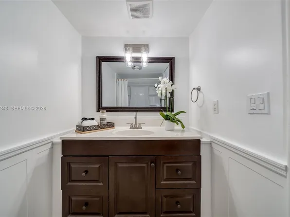 4770 NW 21st St APT 208, Fort Lauderdale, FL 33313