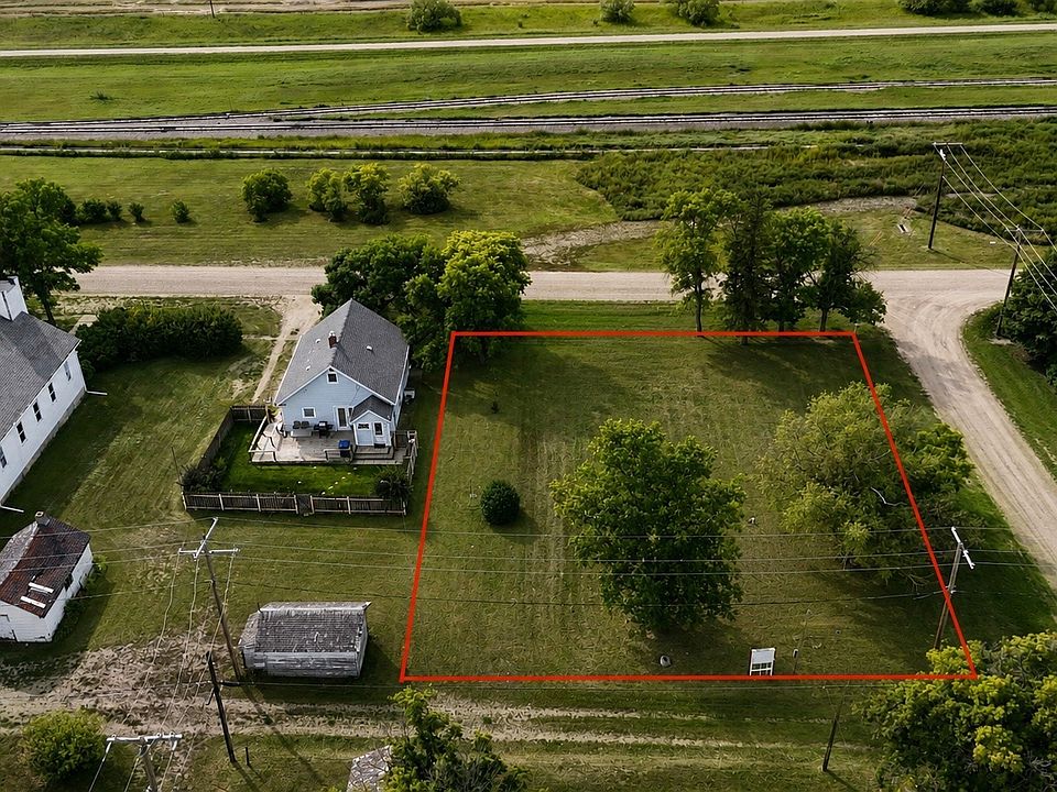 1st image of 136 Railway Avenue