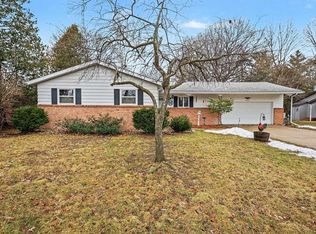 5809 Highland Dr, Midland, MI 48640