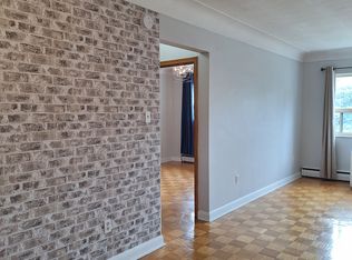 2038 Prospect St, Burlington, ON L7R1Y9