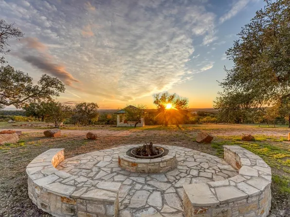 998 Watch Mountain Drive, Llano, TX 78643