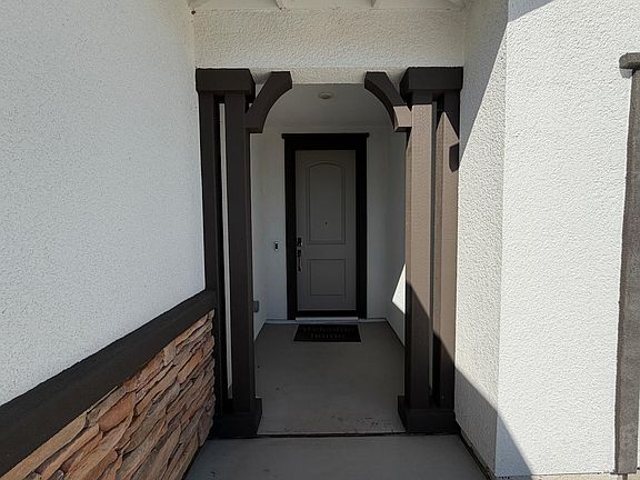 4th image of 2105 Emerald Ranch Rd