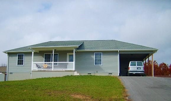 1st image of 220 Bayberry Dr