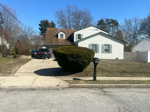 105 Newham Ave, Brentwood, NY 11717