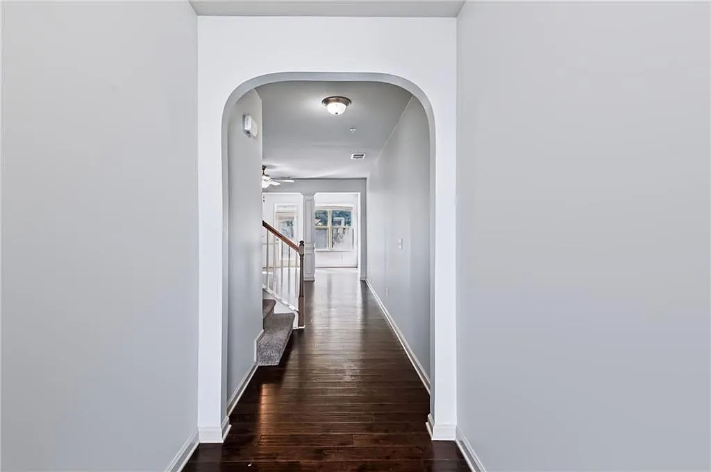 3 bed, 2.5 bath, 1932 sqft, $2,295 — Photo 4