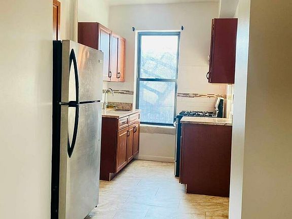 3rd image of 2265 Grand Ave #3B