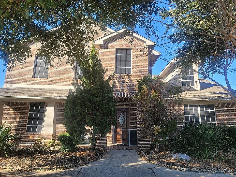 1st image of 2806 Lakefield Dr