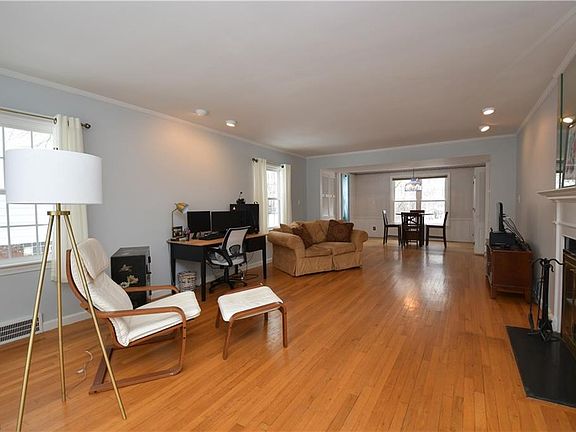 3rd image of 2626 S Belvoir Blvd