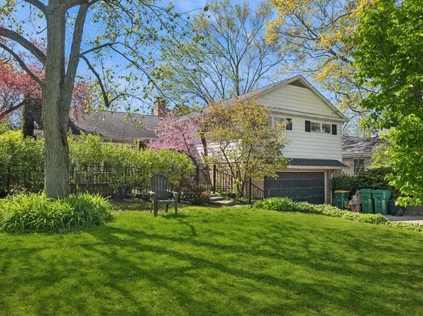 342 Ingram St, Northfield, IL 60093