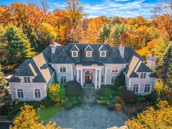 30 Arden Ln, Sands Point, NY 11050