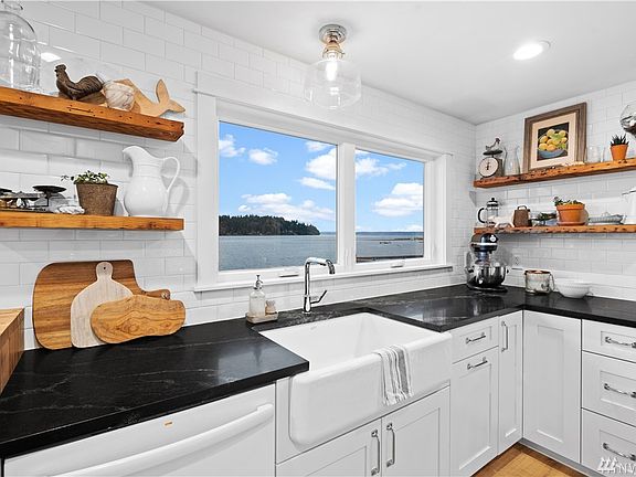 5th image of 2909 Horsehead Bay Dr NW