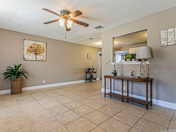 3rd image of 223 E Ackard Pl