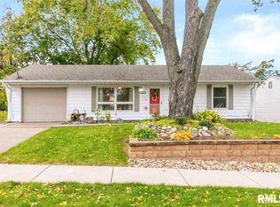 2836 Fillmore Ln, Davenport, IA 52804