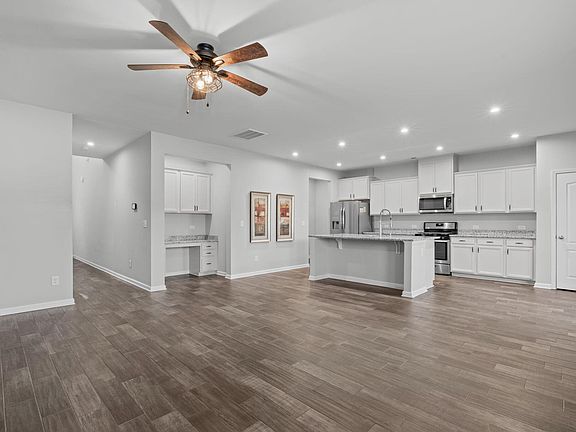 5th image of 320 Sage Oak Ln