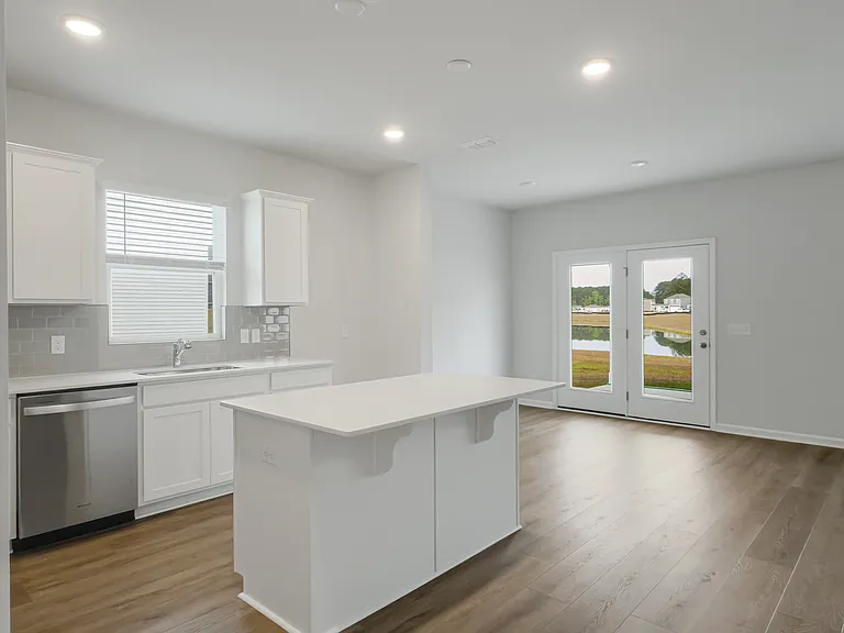 725 Meadowbrook Ln — Photo 10