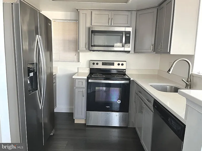 1005 Summerglenn Ct #7-103 — Photo 3
