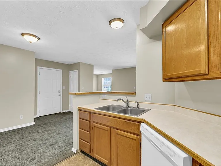 Parkview Apartments — Photo 7