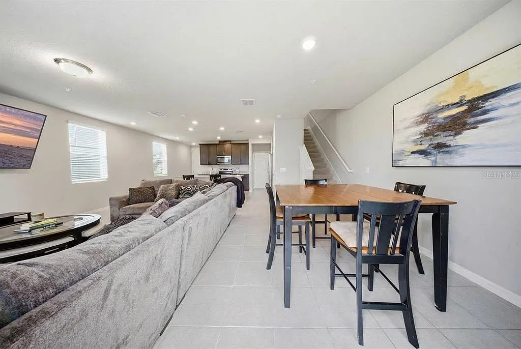 3 bed, 2.5 bath, 1795 sqft, $2,500 — Photo 4