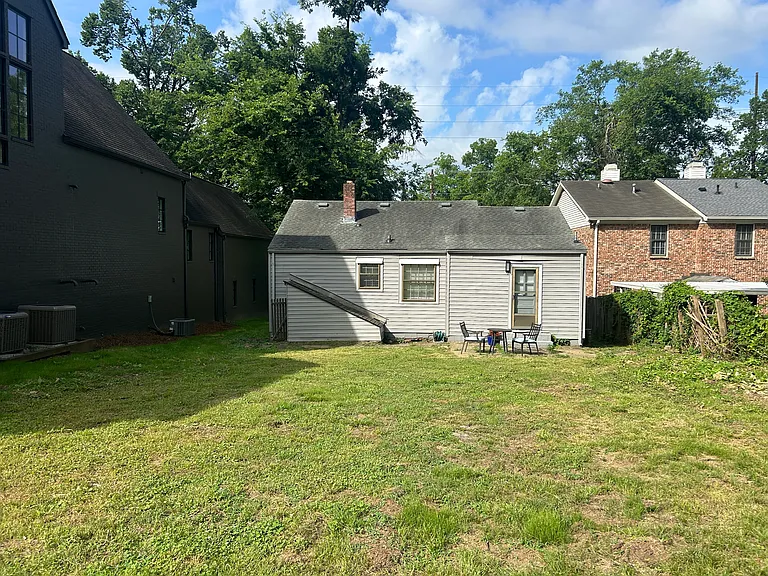 2300 Sharondale Dr — Photo 4