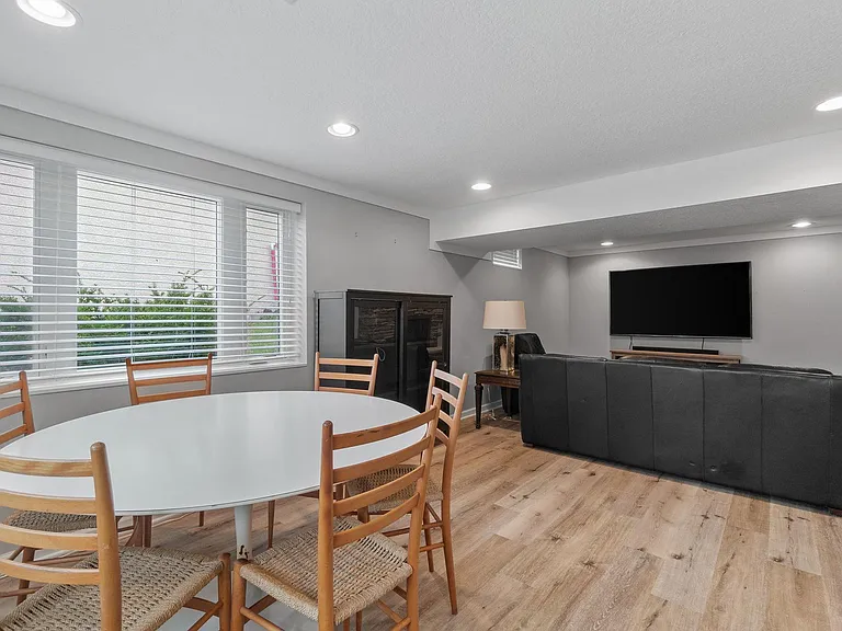 5036 Richmond Dr — Photo 29